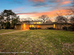 1341 Cambridge Rd, Lansing, MI 48911