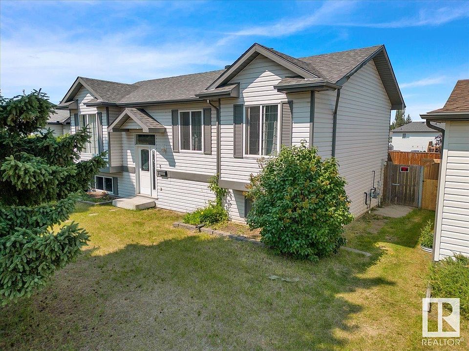 home　7/2/5 The Corners - 7218 - 7288 188 St Clayton Cloverdale