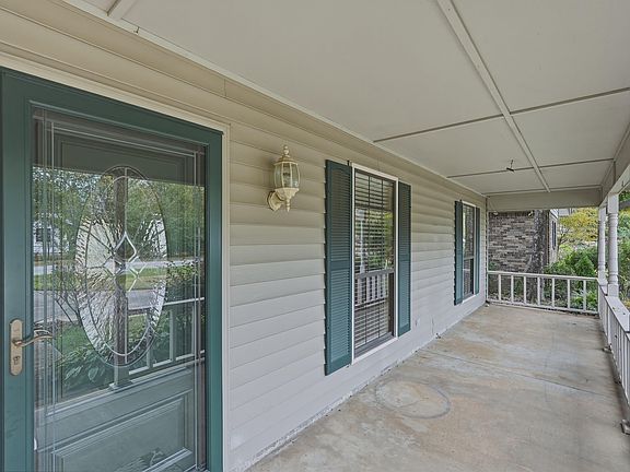 5th image of 509 SW 3rd St