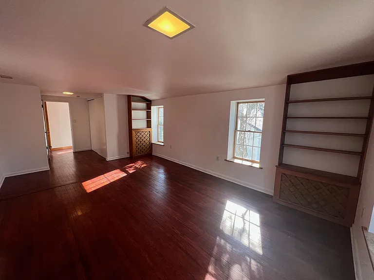 1425 N Line St — Photo 18