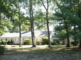 21 Fletcher Rd, Lynnfield, MA 01940