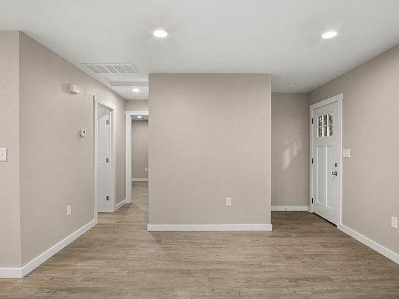 3rd image of 327 Franci St Unit B