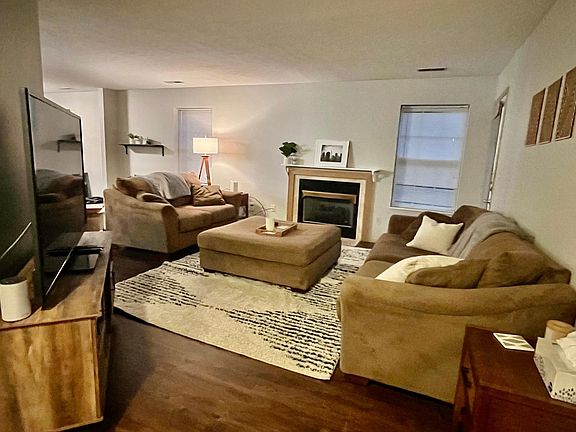 3rd image of 482 Tollis Pkwy #482
