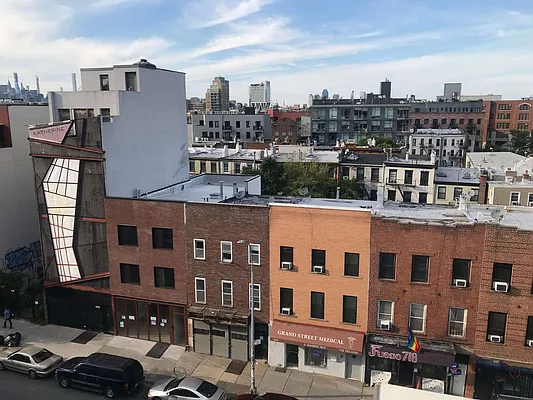 Rented by EXR | media 4