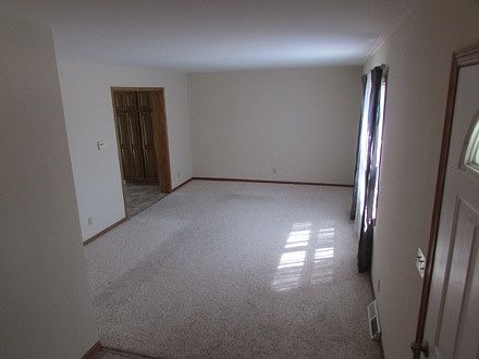 5th image of 9920 S Darlene Ln