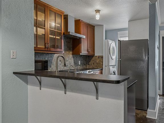 3rd image of 5720 Dalden Dr Unit 5720