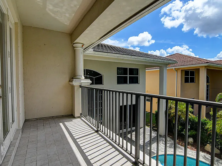 670 Edgebrook Ln — Photo 52