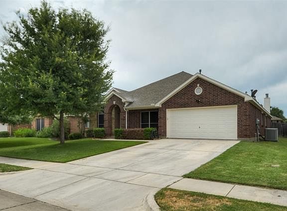 2nd image of 909 Virginia Ln