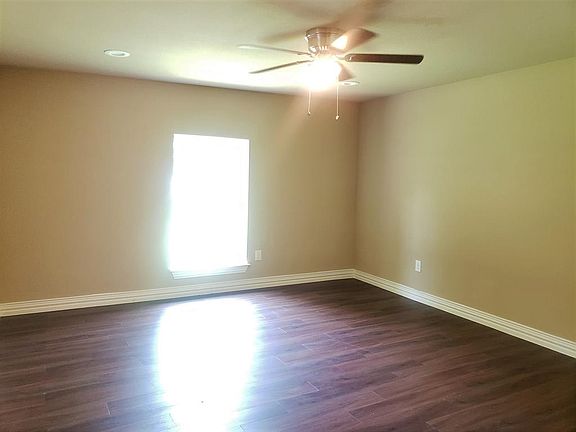 5th image of 10618 Cayuga Dr
