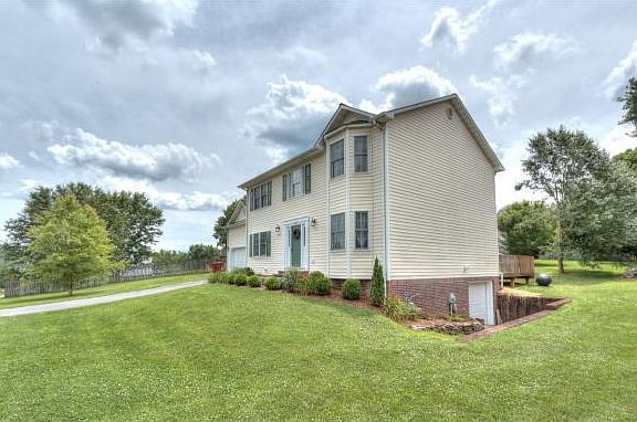 2nd image of 403 Green Valley Dr