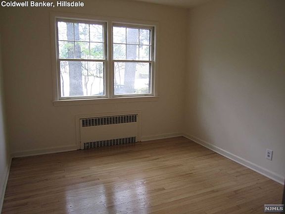 5th image of 112 E Ackerman Ave #1