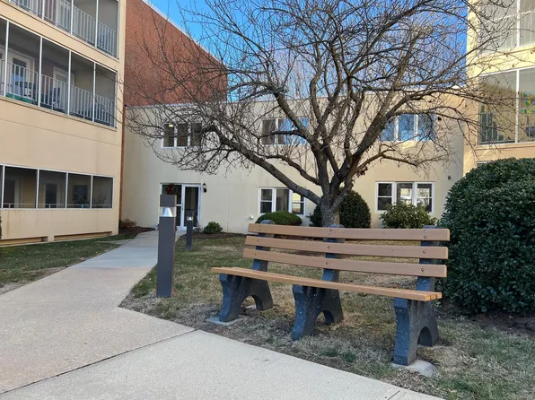 75 Washington Avenue #4-102, Hamden, CT 06518