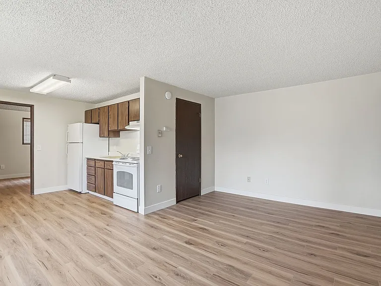 411 E Sinto Ave — Photo 6