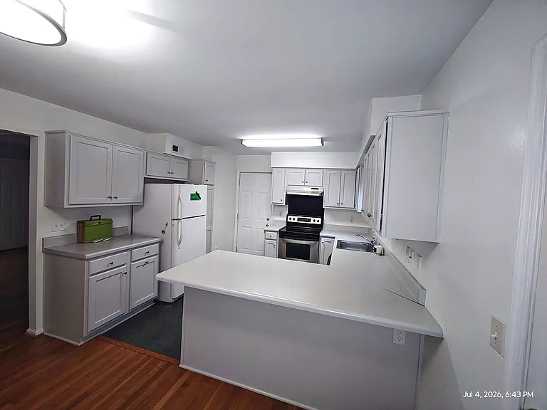 100 Lamplighter Pl — Photo 5