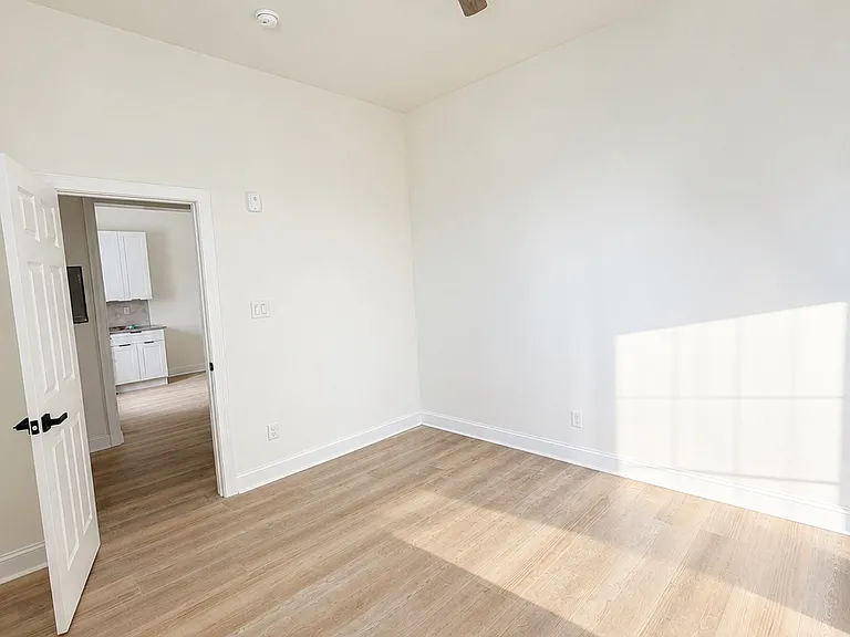 422 Fountain St #4 — Photo 5