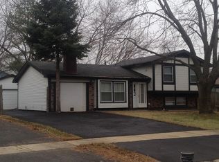 204 Lexington Dr, Bolingbrook, IL 60440