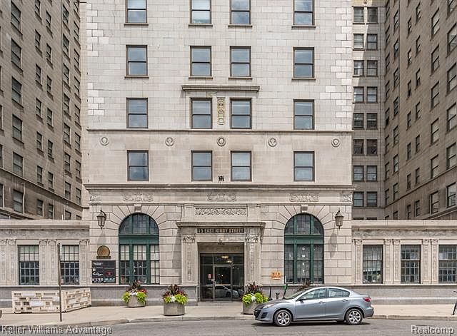 1st image of 15 E Kirby St #622-109