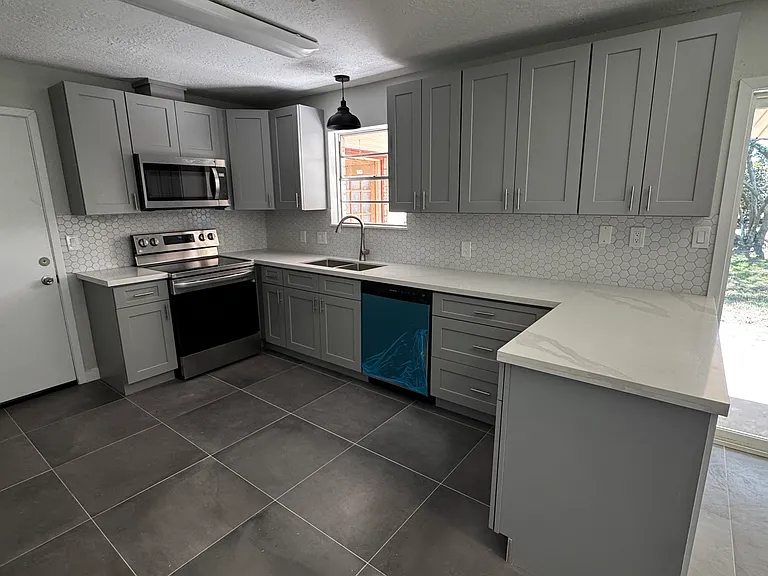 2103 Sawmill Rd — Photo 1