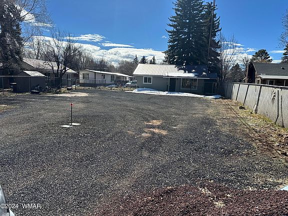 2nd image of 2037 E Aspen Dr