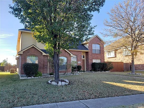 3rd image of 734 Eagle Lake Ct