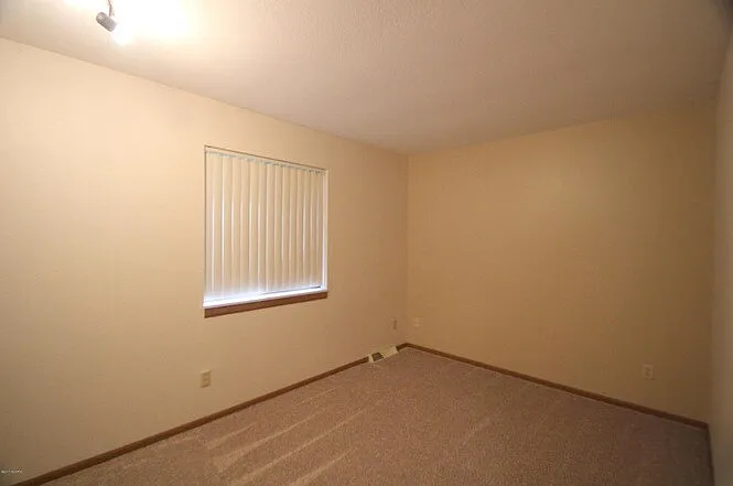 922 Emerald Ave NE #1 — Photo 10