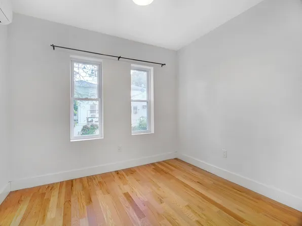 151 Williams Avenue image 9 of 19