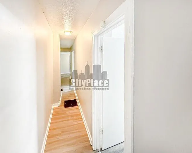 1319 W 27th St — Photo 7