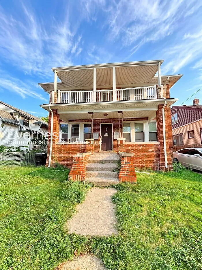 2 bed, 1.0 bath, 650 sqft, $950 — Photo 1