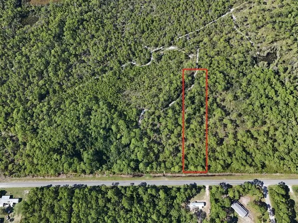 259 Twin Lakes Rd, Eastpoint, FL 32328