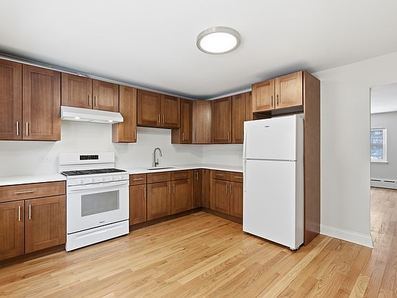 2nd image of 1506 Glencoe Ave APT 1S