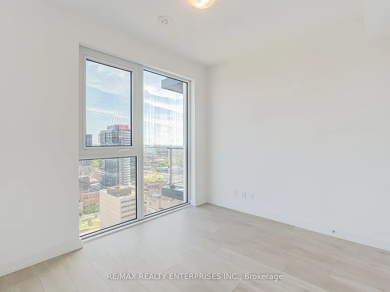 75 James St S #2402 — Photo 16
