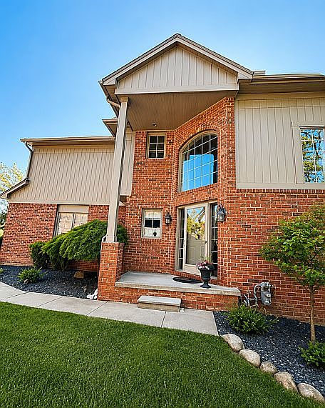 1st image of 54937 Winter Ct