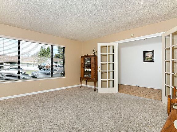 4th image of 8712 Thetford Ct