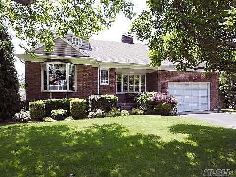 1st image of 33 Fairwater Ave