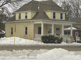 214 N Main St, Edgerton, WI 53534