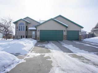 3214 43rd Ave S, Fargo, ND 58104
