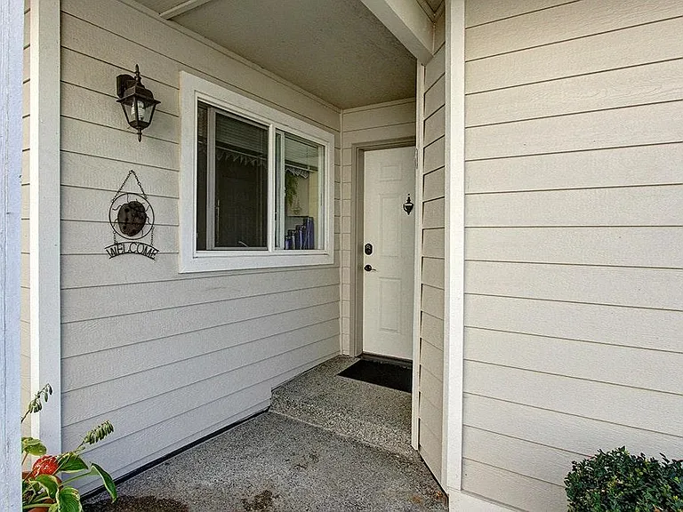 519 Cypress Ave — Photo 2