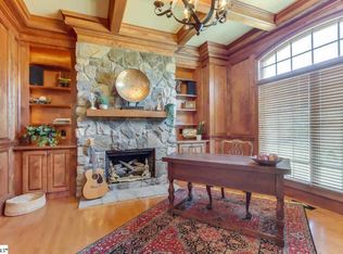 24 White Crescent Ln, Simpsonville, SC 29681