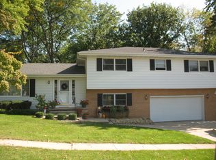 108 Glenwood Ln, Morris, IL 60450