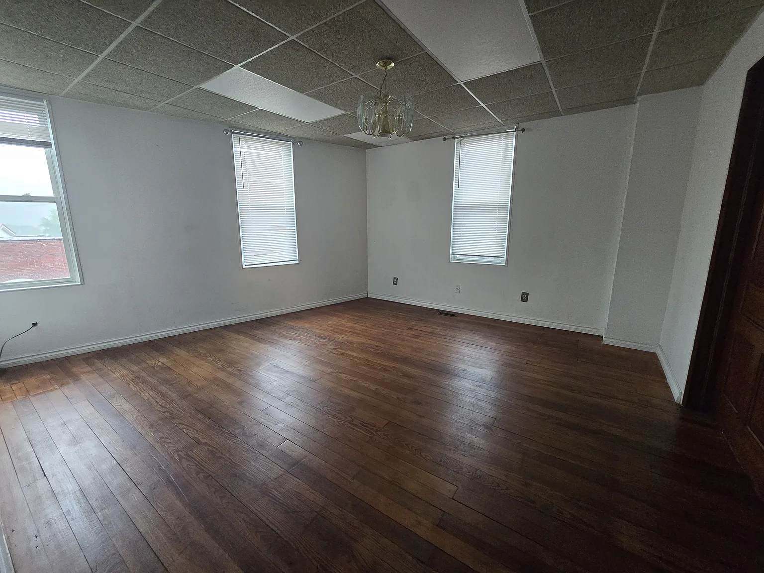 3 bed, $1,050 — Photo 2
