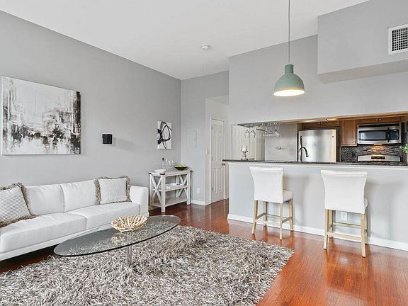 4th image of 341 Monmouth St APT 412D