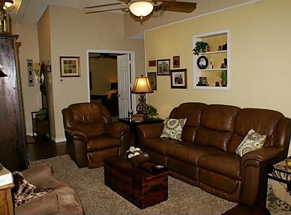2nd image of 3440 Glenwood Ln