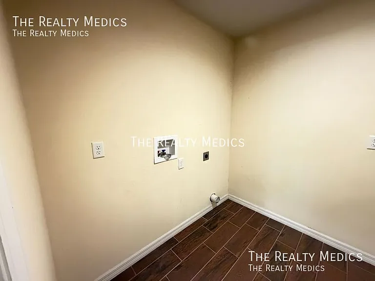 2574 SW 164th Street Rd — Photo 10