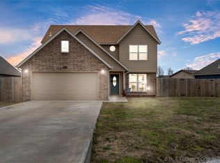 318 Tribute Trl, Chouteau, OK 74337