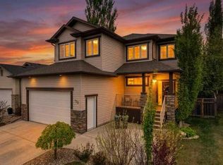 132 W Ingle Close, Red Deer, AB T4R 3S2