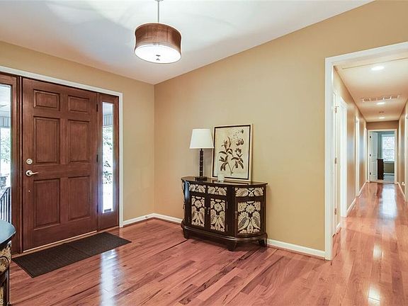 4th image of 205 Oneill Dr