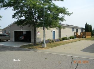 4486 Grape Vine Dr, Howell, MI 48843