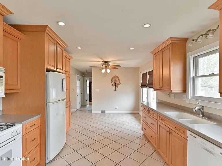 2810 Alice Ave — Photo 16