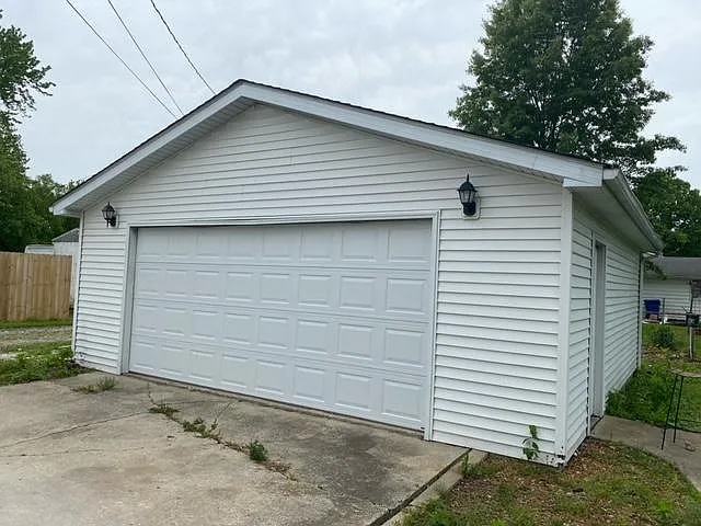 816 E Mill St — Photo 2