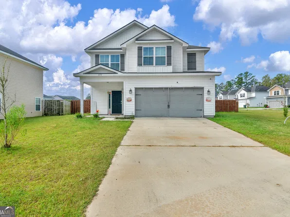 672 Fairview Cir, Hinesville, GA 31313